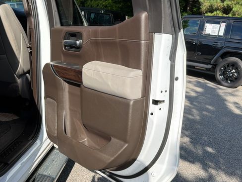 Used 2021 GMC Sierra 1500 SLT w/ SLT Premium Plus Package AWD/4WD image 22