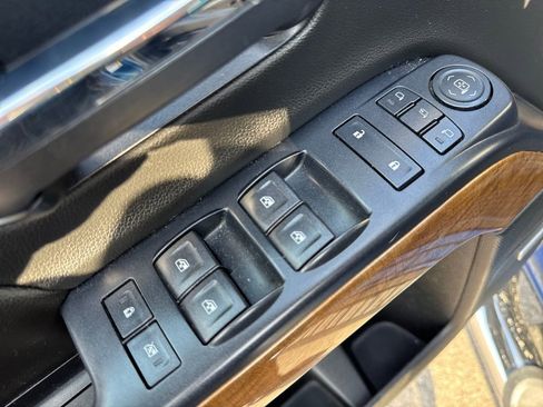 Used 2015 Chevrolet Silverado 2500 LTZ image 11