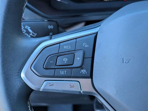 Used 2023 Volkswagen Taos SEL image 18