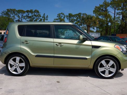 Used 2011 Kia Soul ! image 8