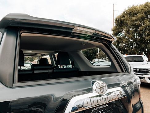 Used 2024 Toyota 4Runner Limited AWD/4WD image 39