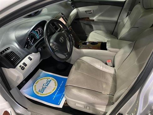 Used 2010 Toyota Venza AWD w/ Premium Pkg #2 image 11