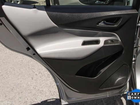 Used 2022 Chevrolet Equinox LS image 28