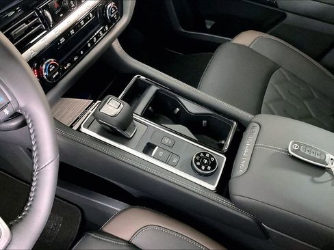 New 2026 Nissan Pathfinder Platinum w/ Cargo Package image 11