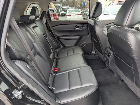 Used 2021 Nissan Rogue SV w/ Premium Package image 12