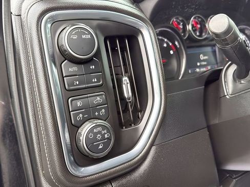 Used 2022 Chevrolet Silverado 2500 LTZ w/ LTZ Convenience Package AWD/4WD image 27
