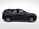 Used 2018 Chevrolet Equinox Premier image 2