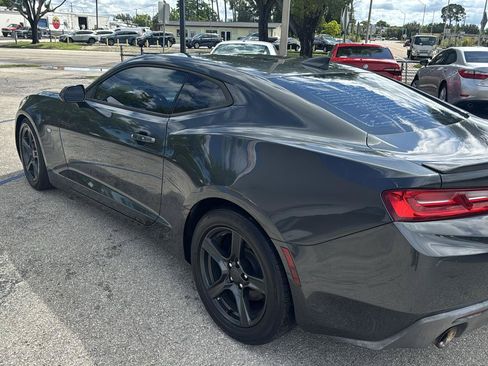 Used 2017 Chevrolet Camaro LT RWD image 4