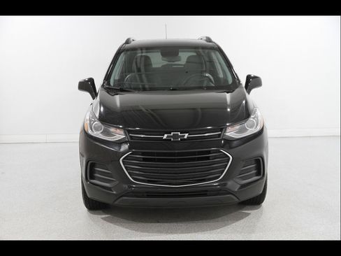 Certified 2022 Chevrolet Trax LT w/ Premium Seat Package image 2