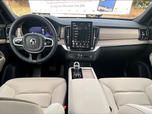 New 2026 Volvo XC90 B5 Plus w/ Protection Package AWD/4WD image 7