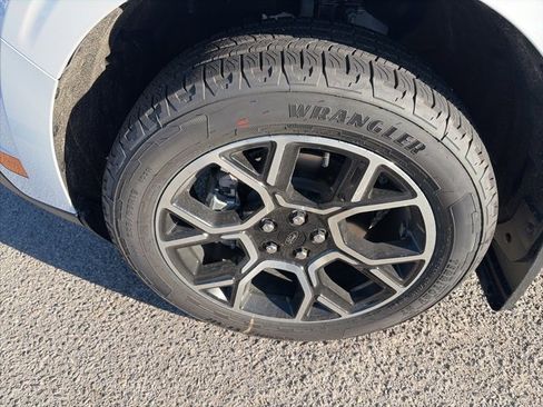 New 2025 Ford Maverick Lariat image 10