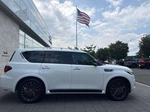 Certified 2023 INFINITI QX80 Premium Select w/ All-Season Package AWD/4WD image 3