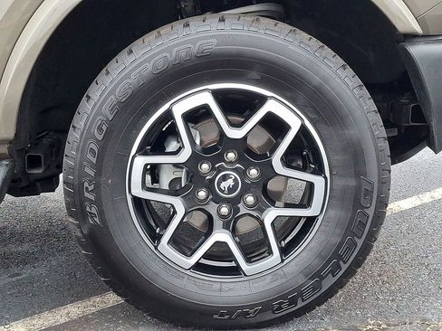 Used 2025 Ford Bronco Outer Banks image 8