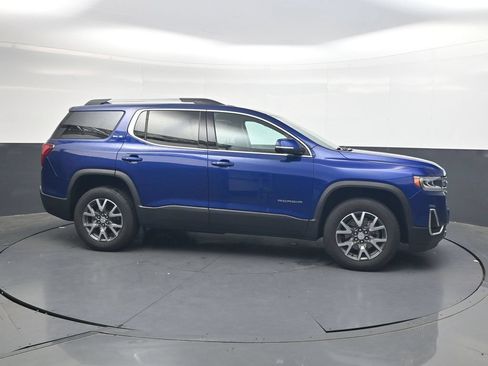 Used 2023 GMC Acadia SLE w/ Driver Convenience Package FWD image 4