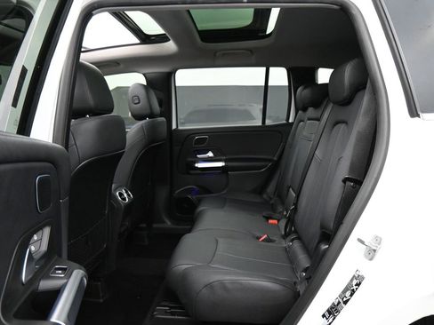 Used 2023 Mercedes-Benz GLB 250 4MATIC image 18