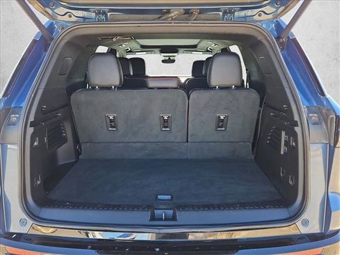 Used 2025 Chevrolet Traverse RS image 6