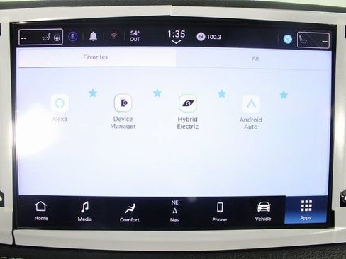 Used 2024 Chrysler Pacifica Select image 4