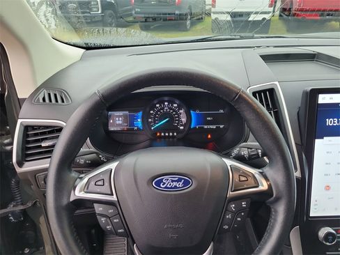 Used 2024 Ford Edge SEL image 19