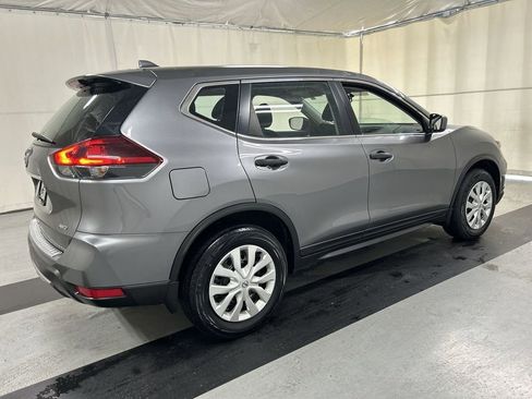 Used 2018 Nissan Rogue S AWD/4WD image 2