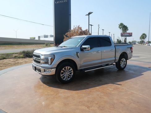 Used 2024 Ford F150 Lariat w/ FX4 Off-Road Package image 5