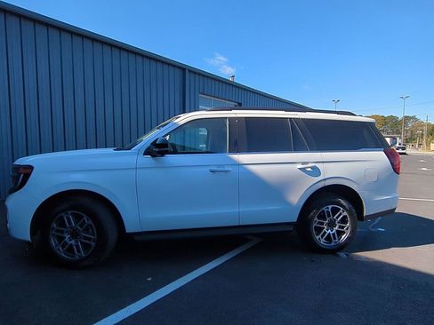 Certified 2025 Ford Expedition Active image 11