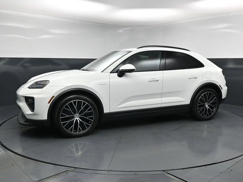 New 2026 Porsche Macan 4 Electric AWD/4WD image 1