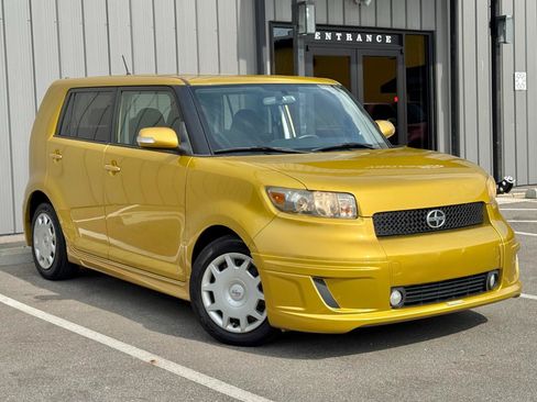 Used 2008 Scion xB FWD image 3