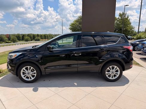 Used 2017 Ford Escape SE FWD image 6