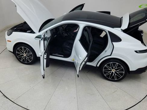 Used 2024 Porsche Cayenne Coupe AWD/4WD image 84