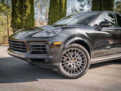 Used 2022 Porsche Cayenne Platinum Edition AWD/4WD image 3
