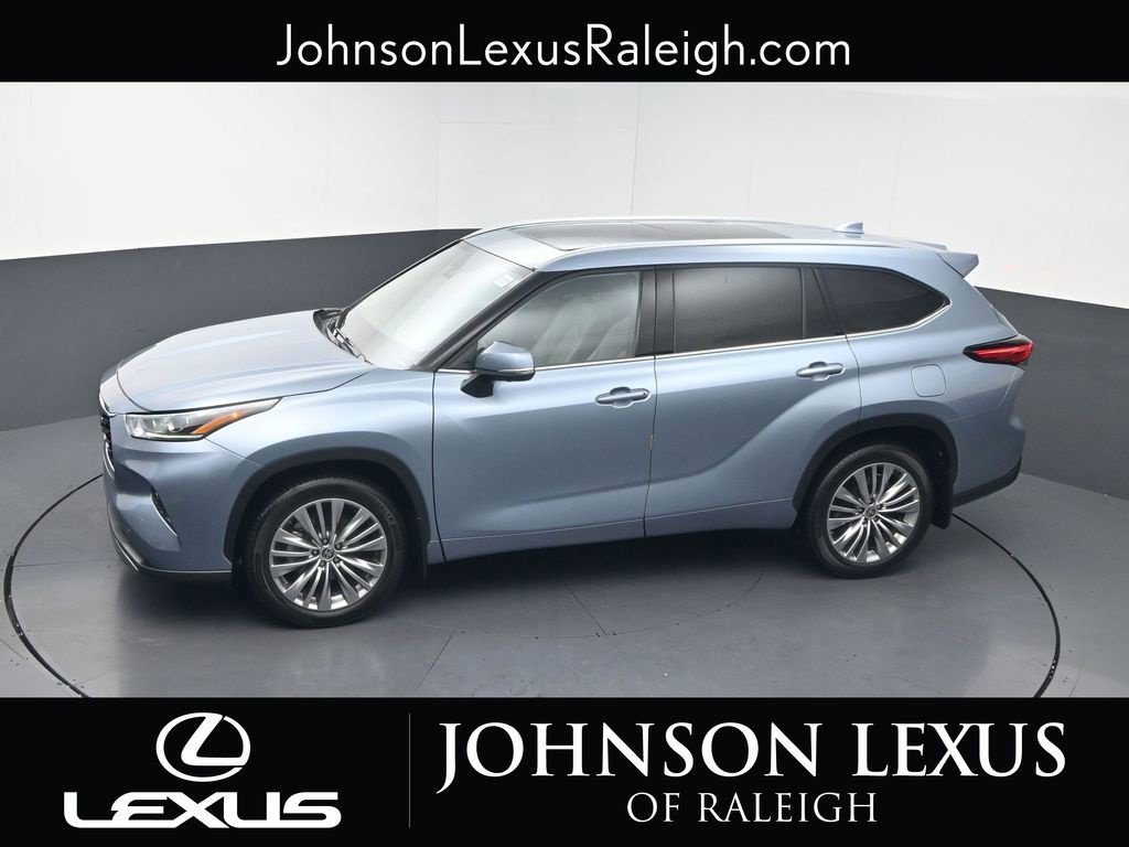 Used 2021 Toyota Highlander Platinum AWD/4WD image 30