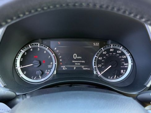 Used 2023 Toyota Highlander XLE FWD image 31
