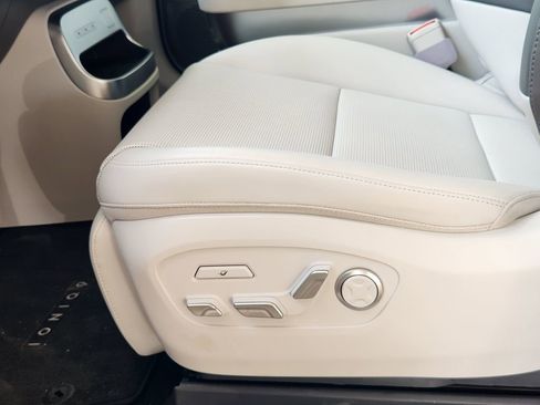 New 2026 Hyundai Ioniq 9 Limited image 17