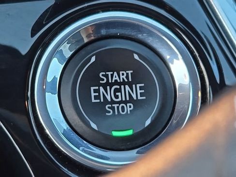 Used 2024 Chevrolet Trax RS w/ Sunroof Package image 15