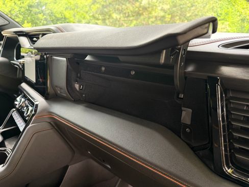 Used 2024 GMC Sierra 1500 AT4 w/ Technology Package image 16