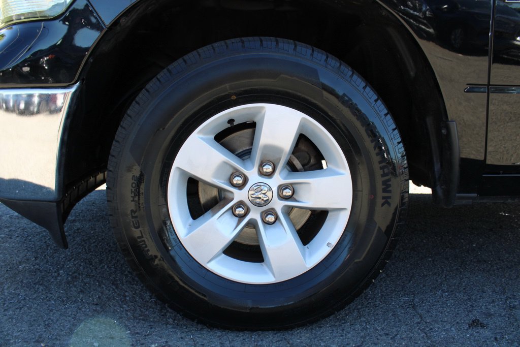 Used 2022 RAM 1500 Classic SLT AWD/4WD image 21