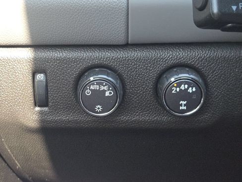 Used 2022 Chevrolet Colorado W/T AWD/4WD image 23