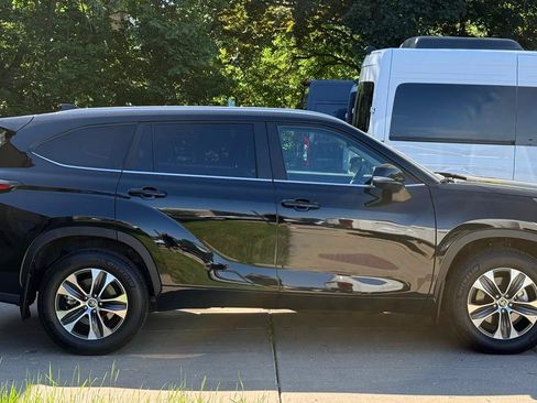 Used 2026 Toyota Highlander XLE AWD/4WD image 8