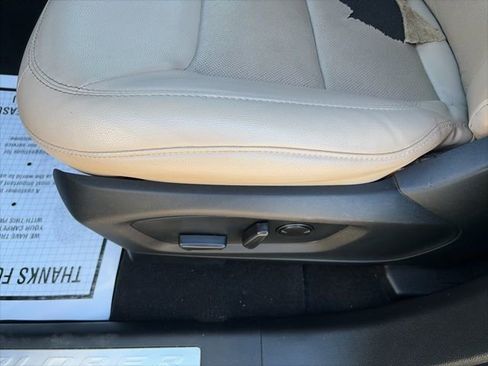 Used 2021 Ford Explorer Limited w/ Equipment Group 301A image 18