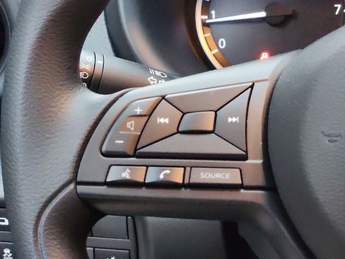 Certified 2025 Nissan Kicks Play S image 20