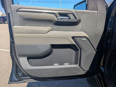 Used 2023 Chevrolet Silverado 1500 ZR2 w/ Technology Package image 7