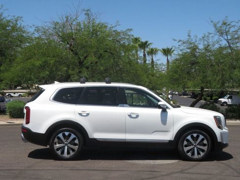 Used 2020 Kia Telluride S FWD image 3