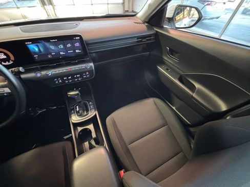 Used 2025 Hyundai Kona SEL image 35