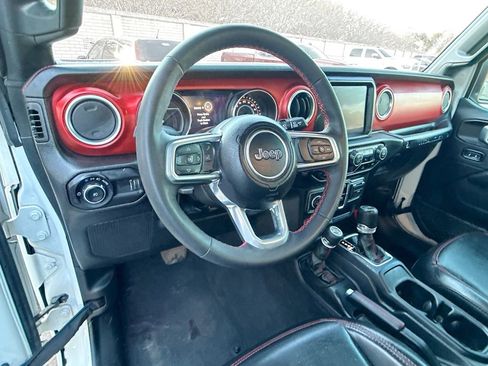 Used 2023 Jeep Wrangler Unlimited Rubicon w/ Cold Weather Group AWD/4WD image 12