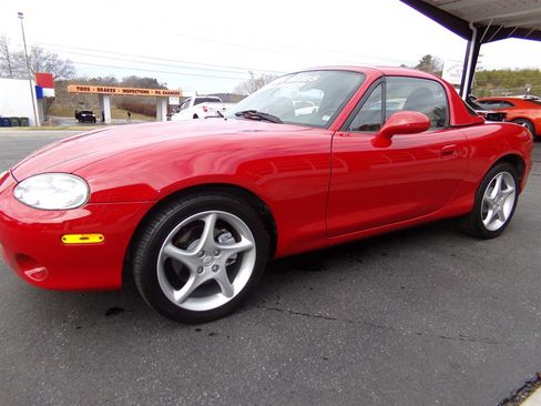 Used 2002 MAZDA MX-5 Miata LS image 2