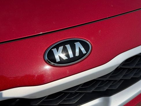 Used 2020 Kia Forte LXS FWD image 8