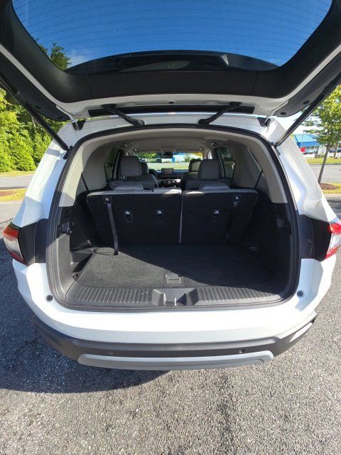 Used 2025 Honda Pilot EX-L image 10