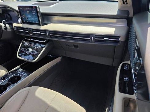 Used 2021 Lincoln Corsair FWD w/ Premium Package image 19