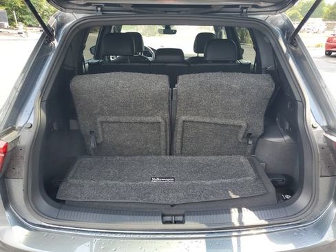 Used 2022 Volkswagen Tiguan SE R-Line FWD image 8