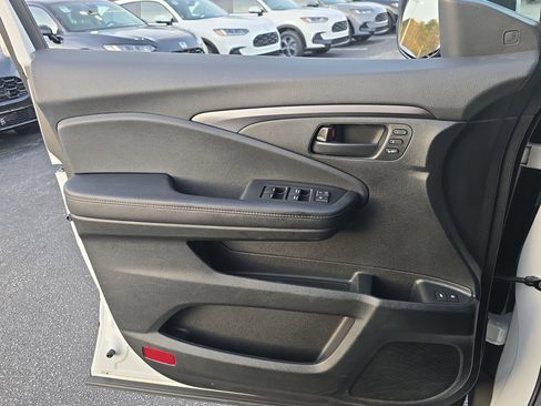 Used 2024 Honda Passport EX-L image 28